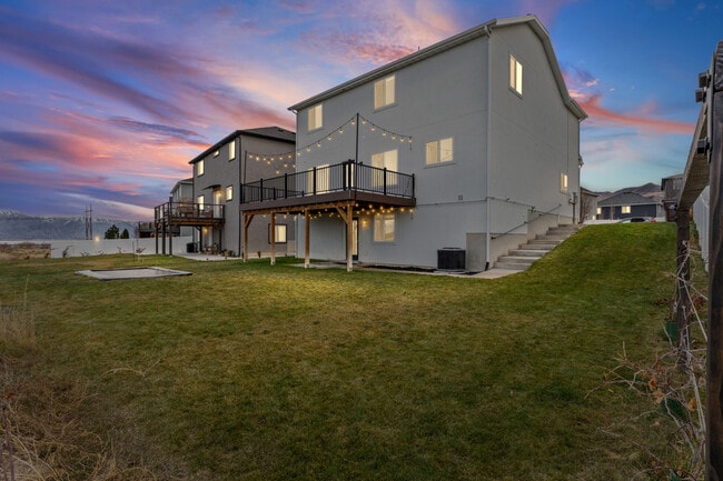4883 E Silver Ridge Rd in Eagle Mountain, UT - Foto de edificio - Building Photo