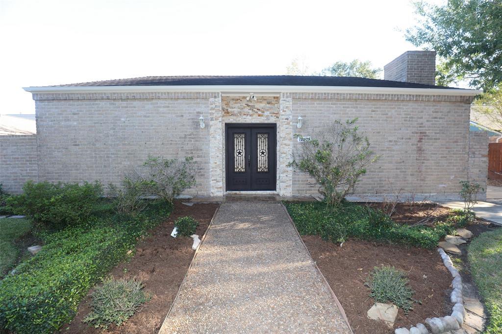 12107 Whittington Dr in Houston, TX - Building Photo