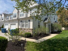 270 Bella Ln in King of Prussia, PA - Building Photo