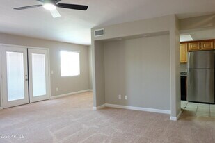 151 E Broadway Rd in Tempe, AZ - Building Photo