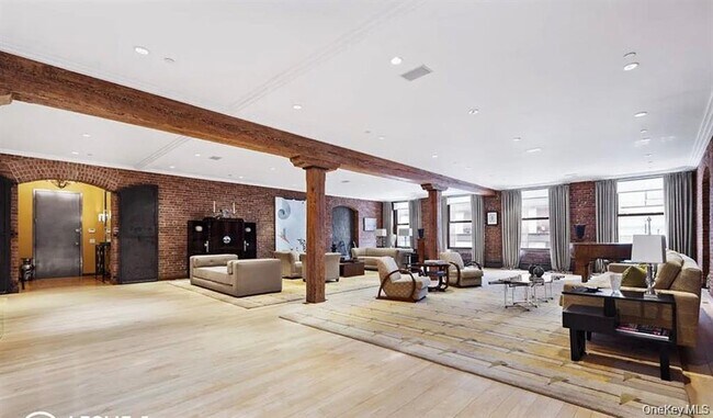 500 Greenwich St in New York, NY - Building Photo - Building Photo