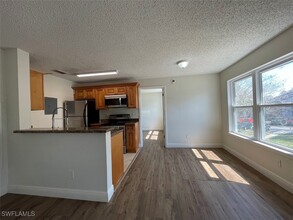 2585 Grassy Point Dr in Lake Mary, FL - Foto de edificio - Building Photo