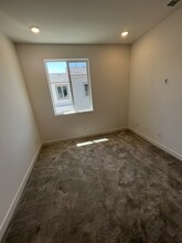 1033 Sage Ln, Unit 1033 in Gardena, CA - Foto de edificio - Building Photo