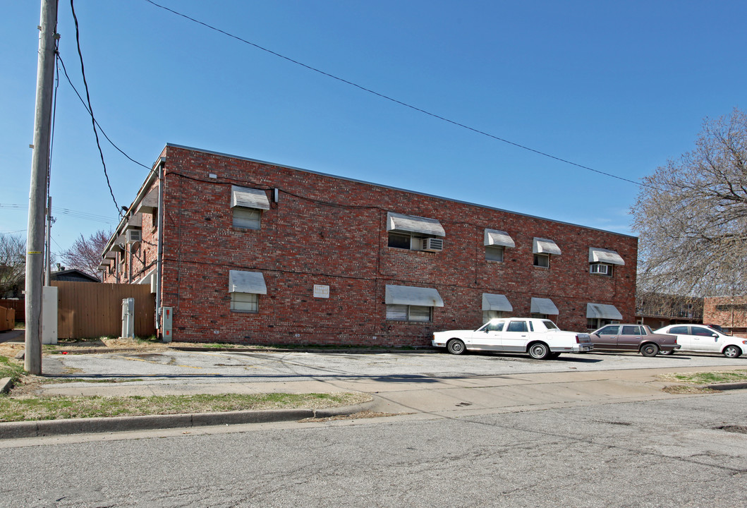 Winston Elms in Tulsa, OK - Foto de edificio