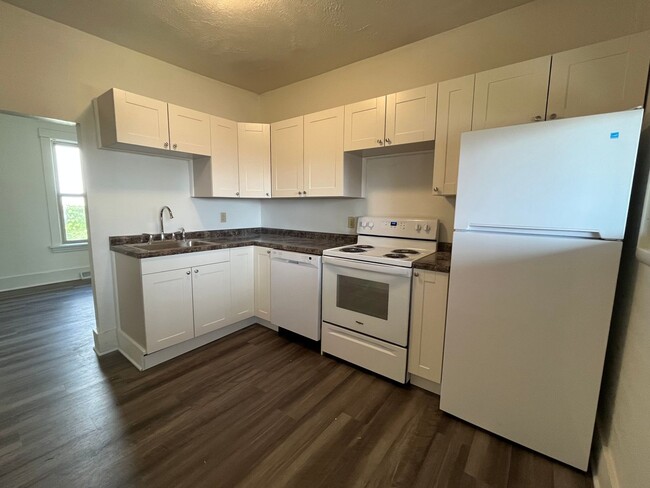 914 N 12th Ave E in Duluth, MN - Building Photo - Building Photo