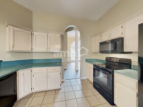 1226 Sweetie Dr in Collierville, TN - Foto de edificio - Building Photo