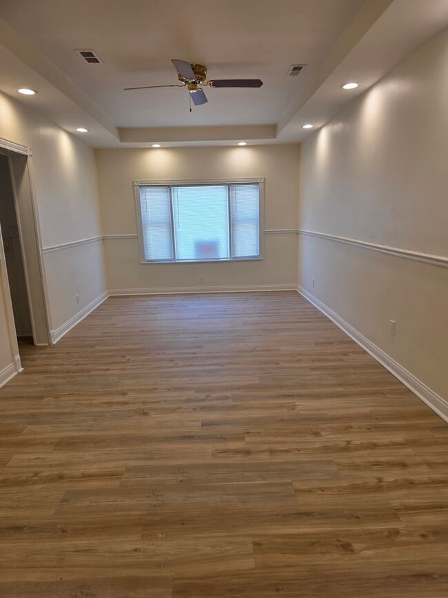 10548 S Ave J in Chicago, IL - Building Photo - Building Photo