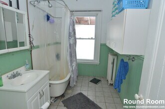 32 Linden St, Unit 2 in Boston, MA - Building Photo - Building Photo