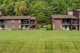 NorthEast Terrace in Amherst, MA - Building Photo - Building Photo