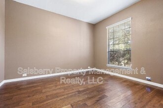 1233 Newcastle St in Roanoke, TX - Building Photo - Building Photo