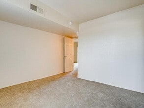 5225 E Thomas Rd-Unit -282 in Phoenix, AZ - Building Photo - Building Photo