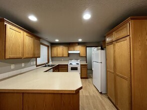 3810 SE 117th Pl in Portland, OR - Building Photo - Building Photo