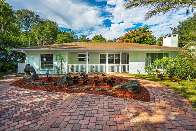 5856 Riverside Dr in Port Orange, FL - Building Photo - Building Photo