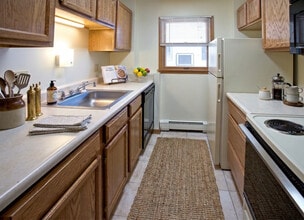 Imperial Grand Prix in Des Moines, IA - Foto de edificio - Building Photo