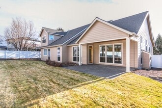 3733 SW Yew Ln in Redmond, OR - Building Photo - Building Photo