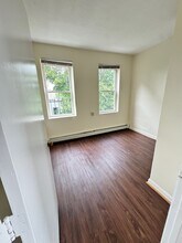 69 S Huntington Ave, Unit 8 in Boston, MA - Foto de edificio - Building Photo