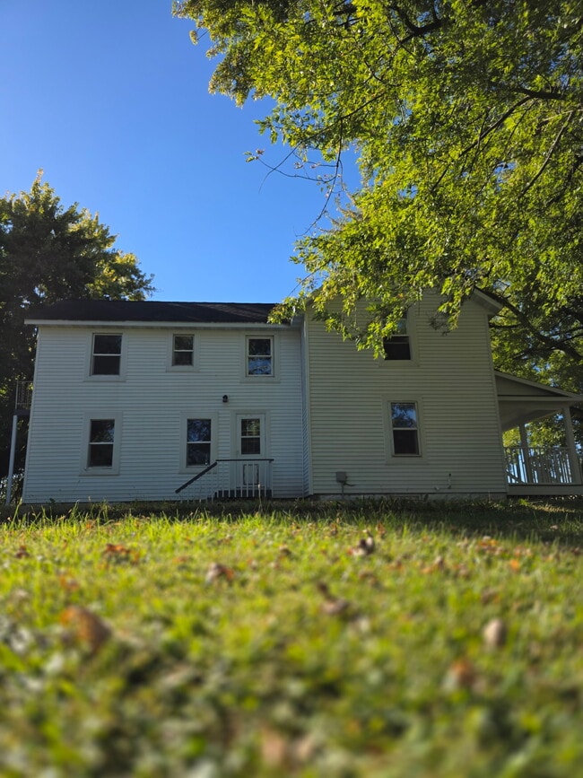 2313 Kane Rd in Eau Claire, WI - Building Photo - Building Photo
