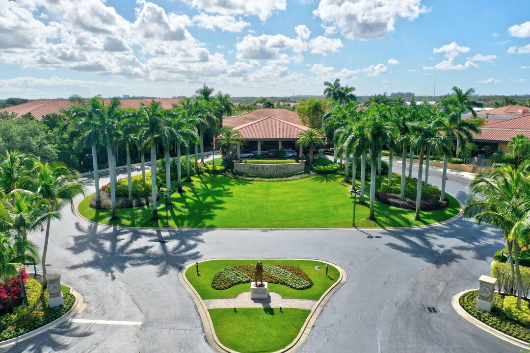 807 Windermere Way in Palm Beach Gardens, FL - Building Photo