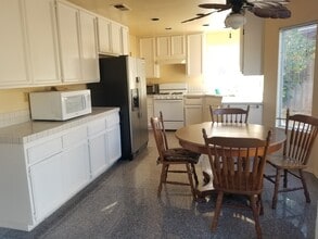 11715 Thomas Hayes Ln in San Diego, CA - Building Photo - Building Photo