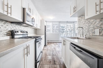 Gloucester Apartments in Ottawa, ON - Foto de edificio - Interior Photo