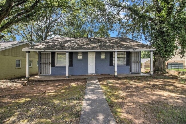 property at 1129 Windsor St SW