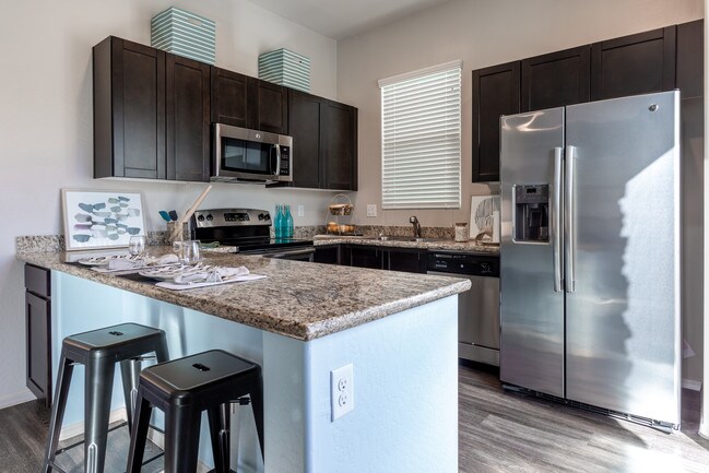 Palm Valley Villas in Goodyear, AZ - Building Photo - Interior Photo