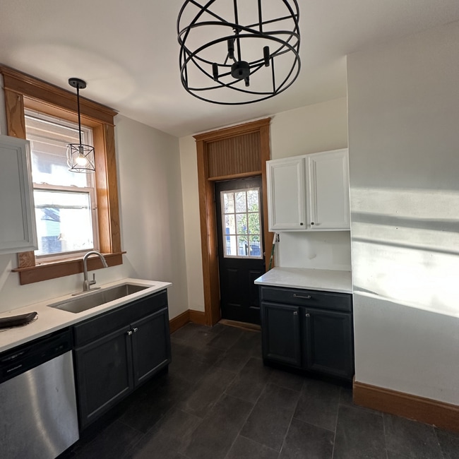 336 S 16th St, Unit 334 in Quincy, IL - Building Photo - Building Photo