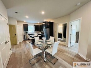 463 Old Post Rd in Edison, NJ - Building Photo - Building Photo