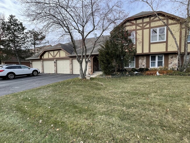 property at 1308 N Streamwood Ln