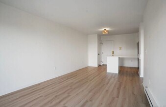 115 Short Beach Rd in Stratford, CT - Building Photo - Building Photo