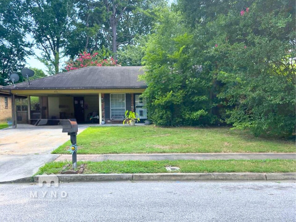 7135 Tulip Trail Dr in Memphis, TN - Building Photo