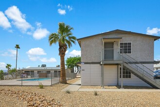 Sunset Apartments in Lake Havasu City, AZ - Building Photo - Building Photo