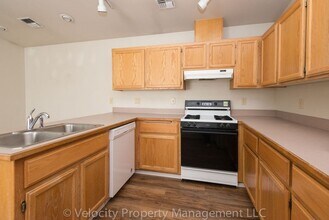 1095 NE Hidden Valley Dr in Bend, OR - Building Photo - Building Photo