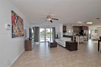 14270 SW 74th St in Miami, FL - Building Photo - Building Photo