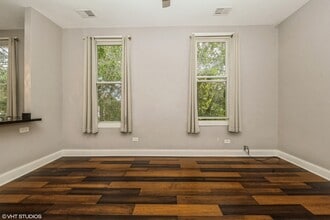 2734 W 18th St, Unit 2R in Chicago, IL - Foto de edificio - Building Photo