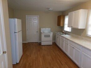 1142 W Bank St in Winston-Salem, NC - Building Photo - Building Photo