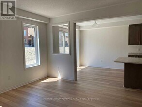118 Casserley Cres in New Tecumseth, ON - Building Photo - Building Photo