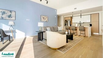 143 E Commerce St in San Antonio, TX - Building Photo