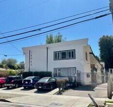14948 Dickens St in Sherman Oaks, CA - Foto de edificio - Building Photo