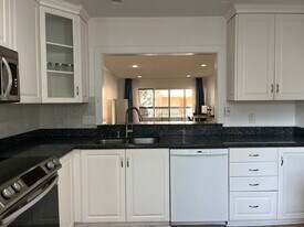 3525 Lebon Dr, Unit 219 in San Diego, CA - Building Photo