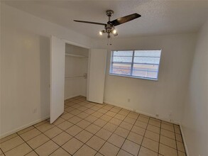 1528 W Elm St in Denison, TX - Building Photo - Building Photo