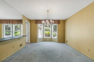 833 Carnoustie Dr in Bridgewater, NJ - Foto de edificio - Building Photo