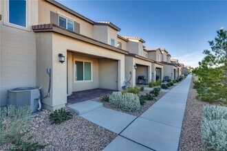 6176 Rathbone St in Las Vegas, NV - Building Photo - Building Photo