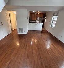 1413 E Abingdon Dr in Alexandria, VA - Building Photo - Building Photo