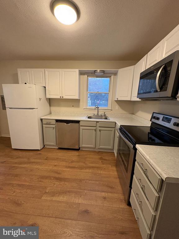 property at 39564 Potomac Ave