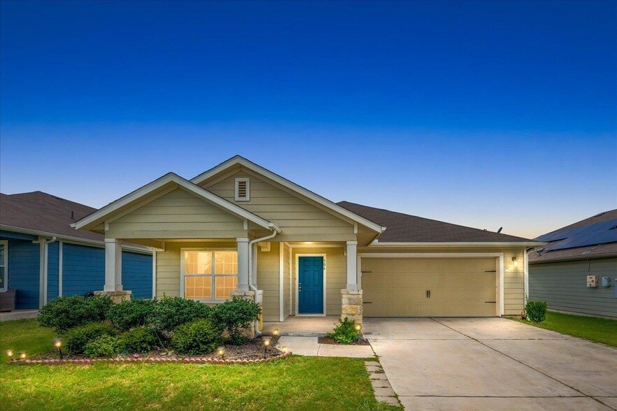 306 Nueces River Trail in Hutto, TX - Building Photo