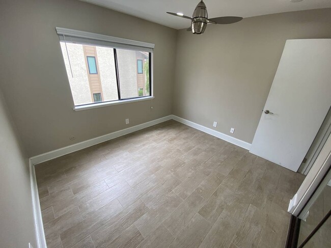 26356 W Plata Ln in Calabasas, CA - Building Photo - Building Photo