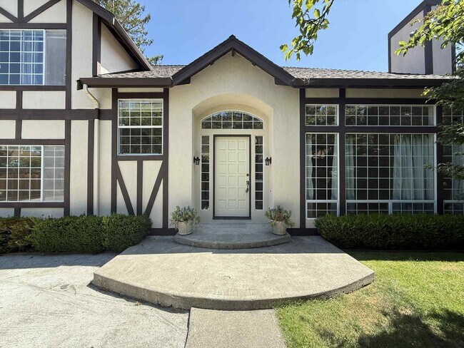 2479 Alameda de las Pulgas in Redwood City, CA - Building Photo - Building Photo