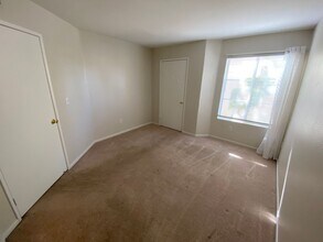 698 S Racetrack Rd in Henderson, NV - Building Photo - Building Photo