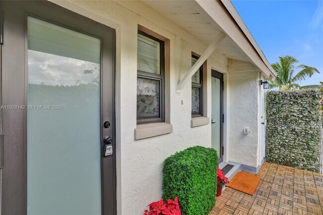 1721 SW 13th St, Unit 2 in Miami, FL - Building Photo - Building Photo